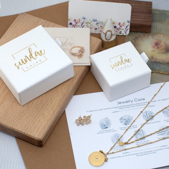 Oval Sea Shell Gold Statement Ring - Picture 15 of 15